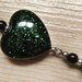 CIONDOLO HEARTS 10 - cuore nero con glitter verde oro nero + charm con perline - atossico e nichel free
