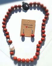 girocollo e orecchini con diaspro rosso e perla barocca