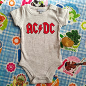 AC DC body bebe, dipinto a mano, body personalizzati, vestiti neonato, tutte le taglie