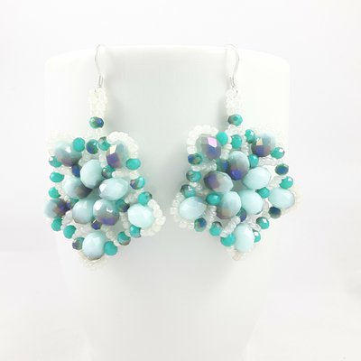 Orecchini argento 925 con cristalli, tessitura di perline, verde acqua, pezzo unico, modello originale, idea regalo, festa della mamma, compleanno. Orecchini argento 925 con cristalli, tessitura di perline, verde acqua, pezzo unico, modello originale, idea regalo, festa della mamma, compleanno.