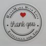30 Etichette adesive 35mm Tonde con scritta "Handmade whit Love - Thank you" colore Bianco Lucido diametro 35mm Chiudipacco