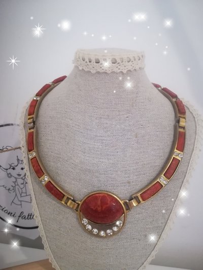 Collana vintage marrone con strass. Anni 80. Pietre dure. Collana vintage marrone con strass. Anni 80. Pietre dure.