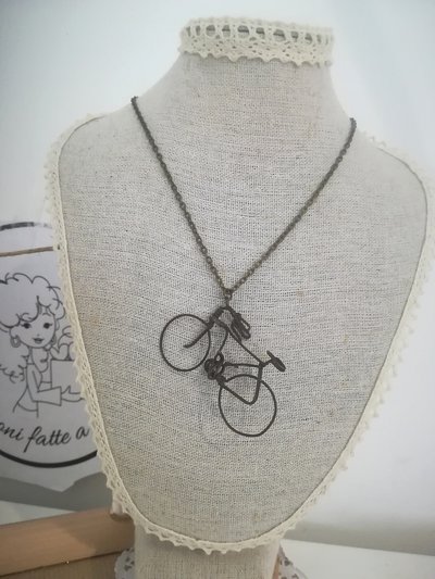 Collana vintage bicicletta. Anni 80 Bijoux bici. Sport Collezione. Pezzo unico Collana vintage bicicletta. Anni 80 Bijoux bici. Sport Collezione. Pezzo unico