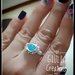  anello con pietra di vetro azzurra incastonata