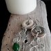 Orecchini pendenti in alluminio color argento con perla verde fatti a mano -Happy Summer-