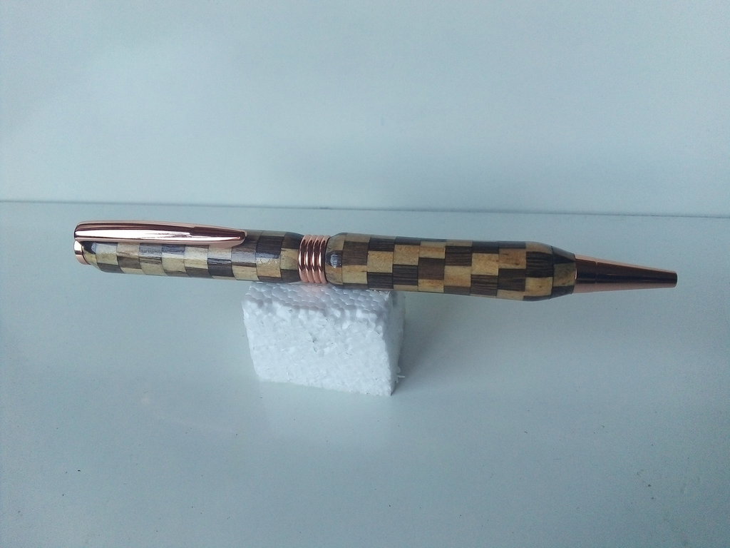 Lampada in legno fatta a mano pezzo unico