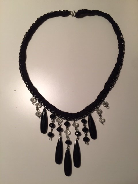 Algeria, Kabyle. Collana con pendenti. Argento smalti, coralli e pasta