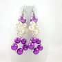 Perle, orecchini wire pendenti lilla e bianco con perlne, pezzo unico, eleganti, raffinati, regalo di compleanno, design originale.