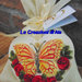 Bomboniera farfalla con rose a forma di cuore in ceramica 