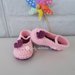 Scarpine a ballerina per neonata, rosa con fiore e suola prugna, realizzate in lana 100% italiana
