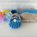 Scarpine per neonati, realizzate in lana con uncinetto. Portafortuna AZZURRO