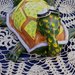 Soprammobile tartaruga di ceramica manufatto dipinto a mano con ingobbi,  elemeni in rilievo e impressi