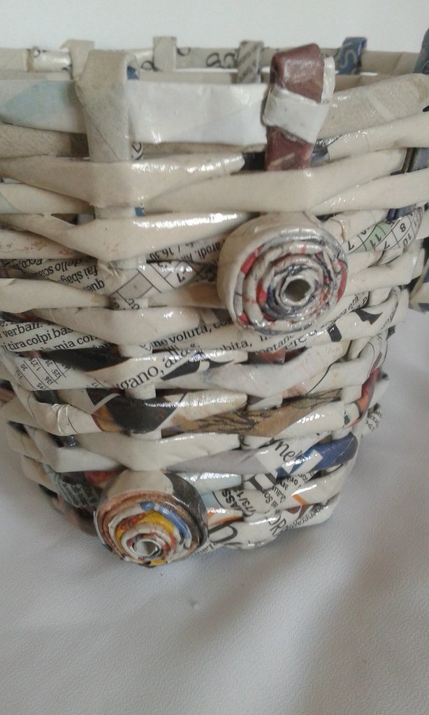 cestino-carta-con-spirali-per-la-casa-e-per-te-decorare-casa