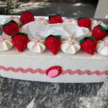 Scatola di feltro per box porta fazzoletti di carta, torta con fragole e panna