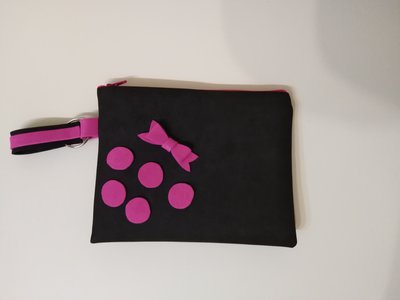 POCHETTE PICCOLA CON FIOCCO IN TESSUTO GOMMA EVA FATTA A MANO! POCHETTE PICCOLA CON FIOCCO IN TESSUTO GOMMA EVA FATTA A MANO!
