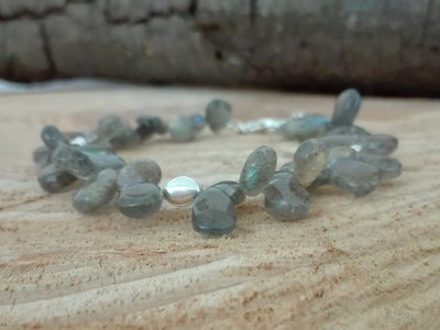 BRACCIALE IN LABRADORITE E ARGENTO BRACCIALE IN LABRADORITE E ARGENTO