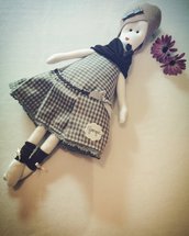 Bambola col vestito a quadri, de "le lampadine" 