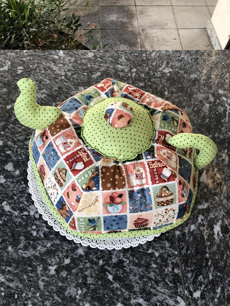 Copri torta a forma di teiera