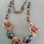 Collana  corta con rose