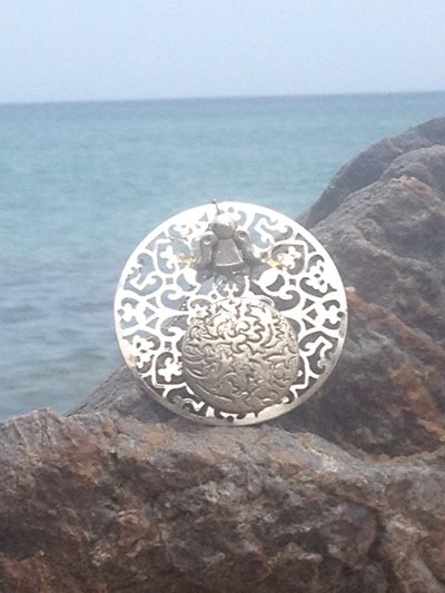 Collana bottone ed angelo. Brand: Gaia Collana bottone ed angelo. Brand: Gaia