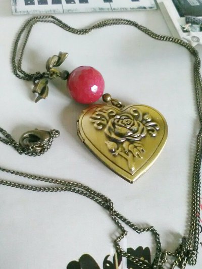 COLLANA E CIONDOLO CUORE IN OTTONE - CUORE APRIBILE - PERLA - FARFALLINA - PEZZO UNICO COLLANA E CIONDOLO CUORE IN OTTONE - CUORE APRIBILE - PERLA - FARFALLINA - PEZZO UNICO