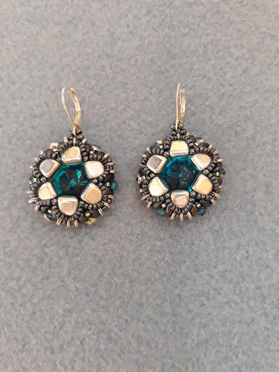 Orecchini con tile beads Orecchini con tile beads