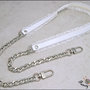 Tracolla per borsa lunga cm.85 - similpelle lucida bianca, impunturata con doppia gala, catena argento o oro 