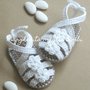 Sandali bianchi neonata/bambina - fasce incrocio alla caviglia - fiorellini - uncinetto - Battesimo 