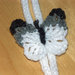 Collana di lana ad uncinetto con farfalle