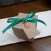 Scatoline bomboniere portaconfetti fatte a mano in carta kraft con ciondolo ananas,targhetta,nastrino verde,bomboniere e scatoline 