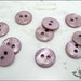 10 bottoni mm.13, in resina colore lilla, cangianti effetto madreperla, attaccatura 2 fori 