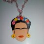 Collana Frida Kahlo ,con pendente in legno e catena rosario giada rosa