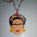 Collana Frida Kahlo ,con pendente in legno e catena rosario giada rosa