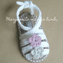 Sandali bianchi neonata/bambina - fasce incrociate alla caviglia - due fiori - uncinetto - Battesimo