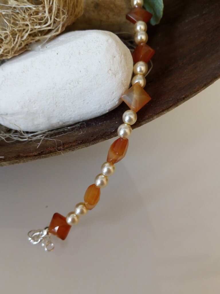 BRACCIALETTI CON PERLINE E CHARMS Colore Giallo Soggetti Cuore