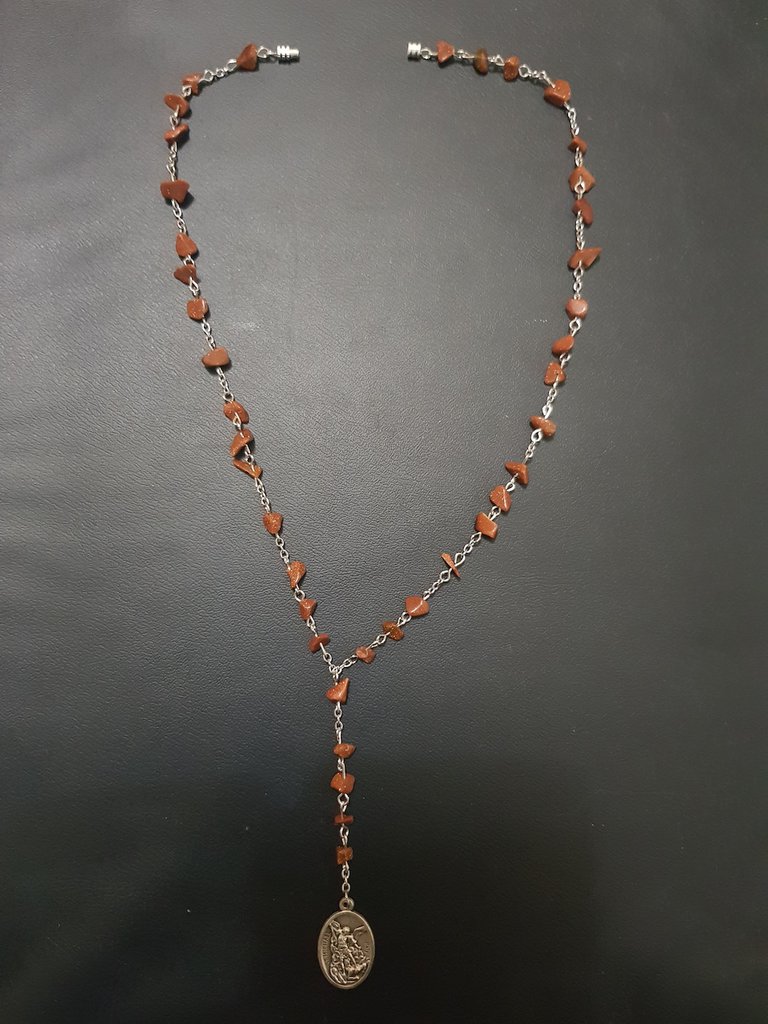 Ciondolo San Michele Arcangelo in legno ulivo con immagine serigrafata - 3,5 cm, Ciondoli e crocette piccole da girocollo o da polso, Articoli Religiosi