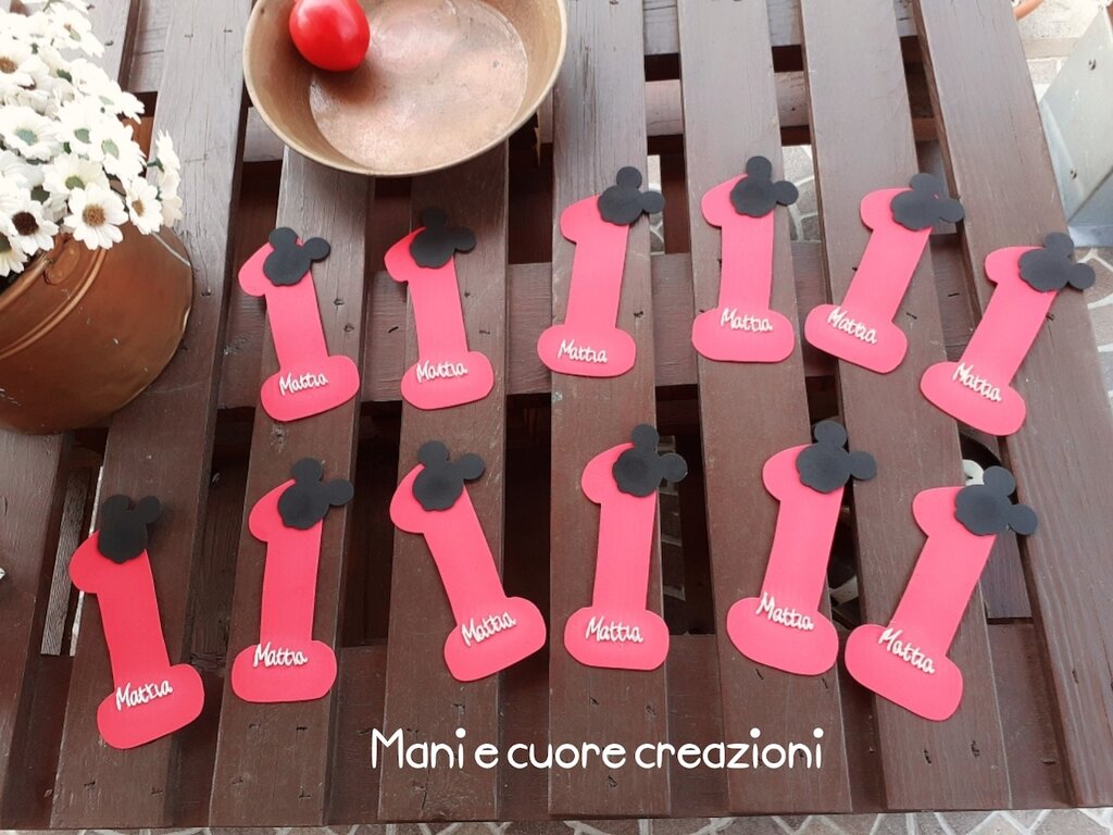 Annaffiatoio da 1 l rosso + 1 calamita refrigerante per bambini, in plastica, per bambini, grande e piccolo, annaffiatoio da giardino e da interni, annaffiatoio da 1 litro