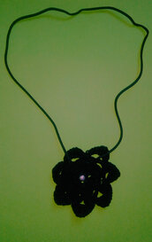 Collana fiore nero con perla