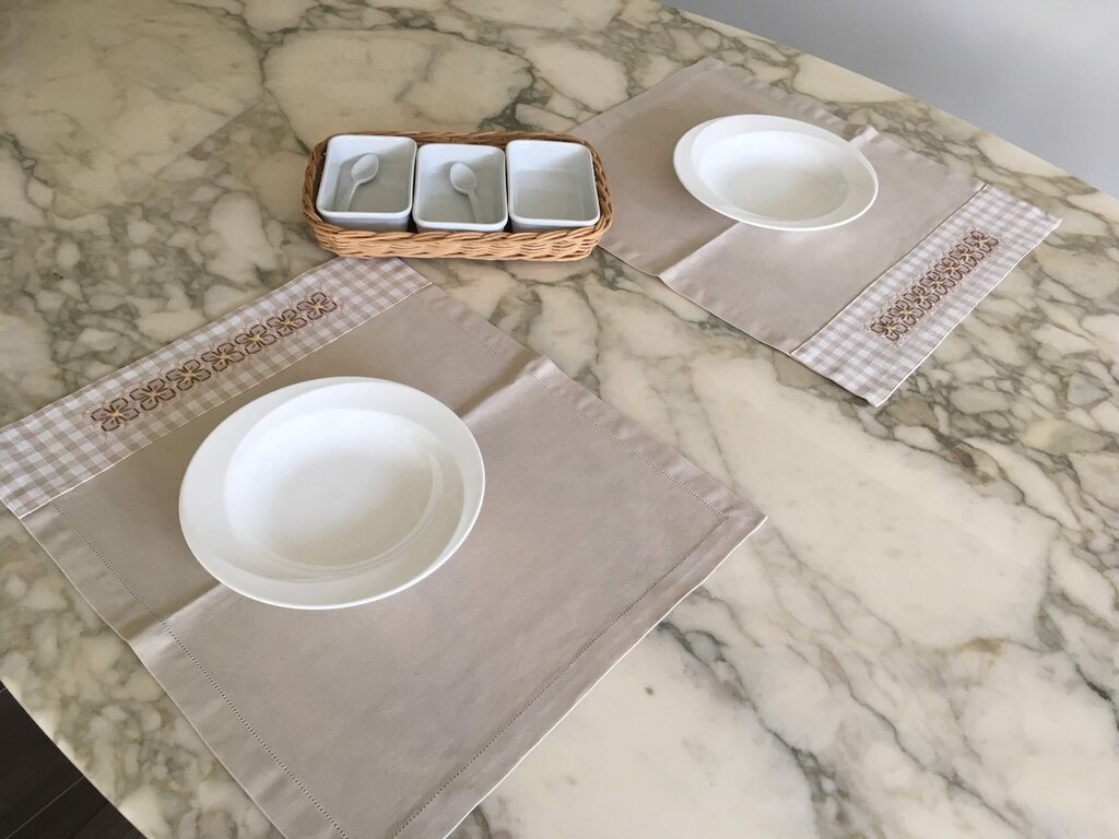 2 Tovagliette Rettangolari All'Uncinetto In Cotone Fatte A Mano – Motivo Floreale, Beige, 30x45 Cm, Per Proteggere Il Tavolo Con Eleganza