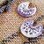 Orecchini crochet a cerchio viola sfumati con cristalli colorati
