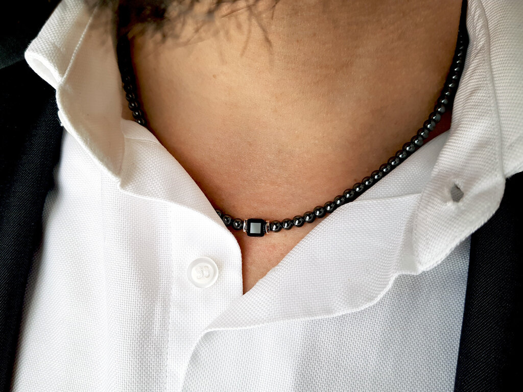 Collana Arcane Con Cristallo Blu – Design Geometrico Unico Per Uomo, Ciondolo Sferico E Catena Dorata