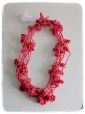 Collana lana rosa carico con fiorellini