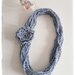 Collana multifilo ciniglia grigio azzurro con fiore