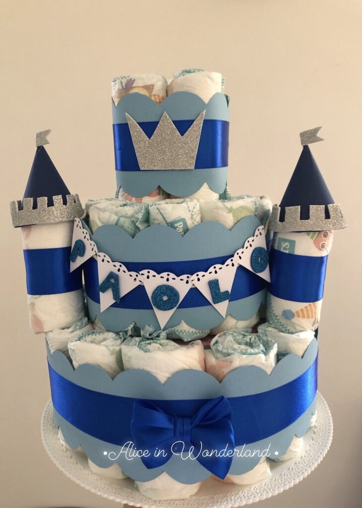 Torta di pannolini bimbo castello celeste blu
