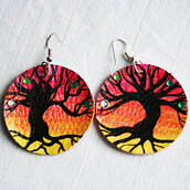 orecchini pendenti in ecopelle dipinti  albero della vita rosso e giallo  con brillantini fatti a mano