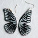 orecchini pendenti in ecopelle dipinti farfalla nera con brillantini fatti a mano