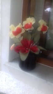 Pianta d'Orchidea  gialla e rossa in tessuto fatta interamente a mano