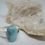 Anello in lega di acciaio color argento con pietra naturale Larimar fatto a mano