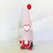 Un fermaporta a forma di gnomo o gnoma come idea regalo per il tuo Natale: una decorazione Natalizia originale e personalizzabile per i tuoi regali