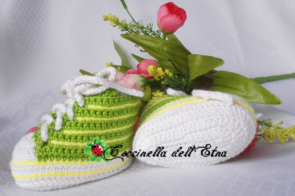 Cappellino E Scarpine Neonato Fatti A Mano All'uncinetto, Set Completo 0-3 Mesi Bianco